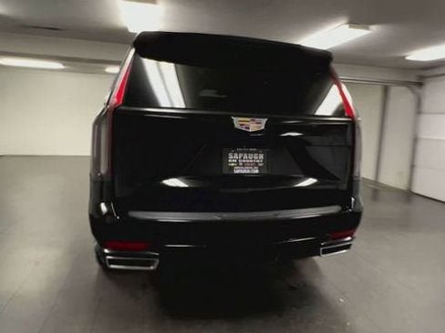 Certified 2022 Cadillac Escalade Premium Luxury w/ Touring Package AWD/4WD image 7