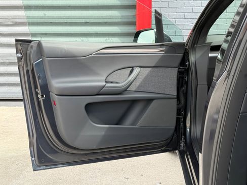 Used 2024 Tesla Model X image 10