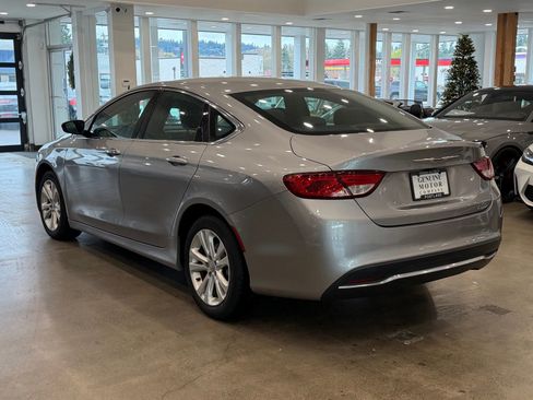 Used 2016 Chrysler 200 Limited image 4