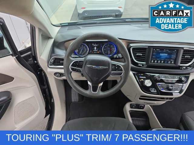 Used 2018 Chrysler Pacifica Touring Plus FWD image 10