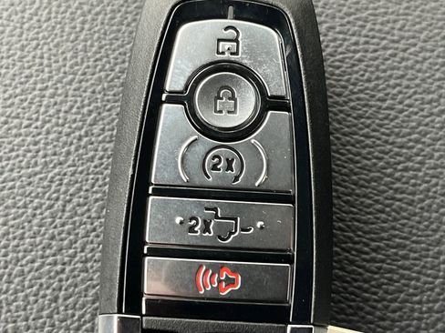 New 2026 Ford F250 Lariat w/ FX4 Off-Road Package image 24