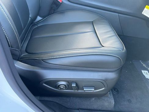 New 2025 Jeep Grand Cherokee Limited w/ Luxury Tech Group II image 30