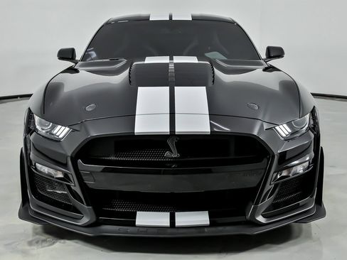 Used 2020 Ford Mustang Shelby GT500 w/ Carbon Fiber Track Pack RWD image 4