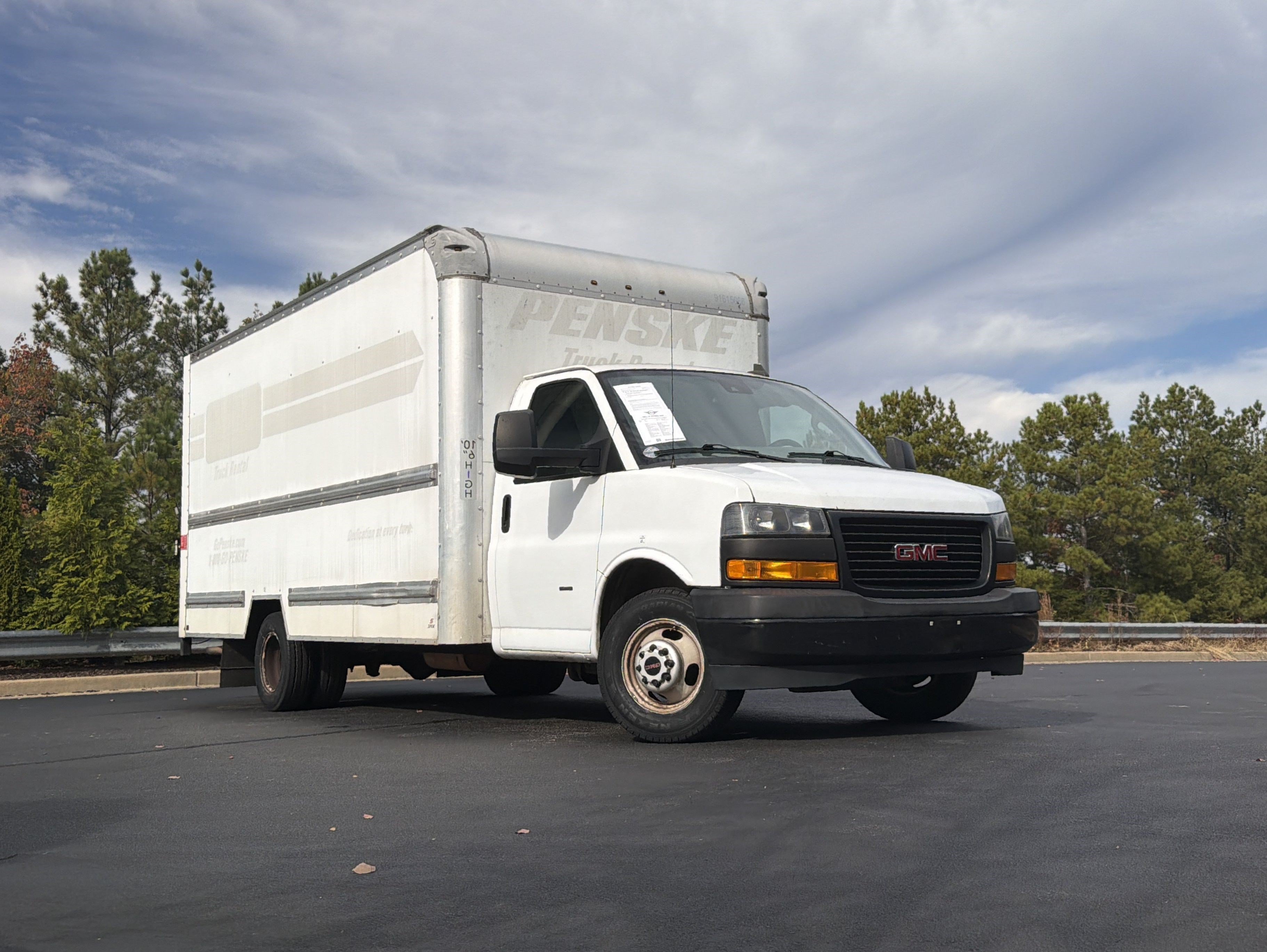 Used 2019 GMC Savana 3500 Extended w/ Driver Convenience Package RWD image 2