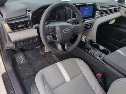 Used 2026 Toyota Camry SE w/ Convenience Package image 12