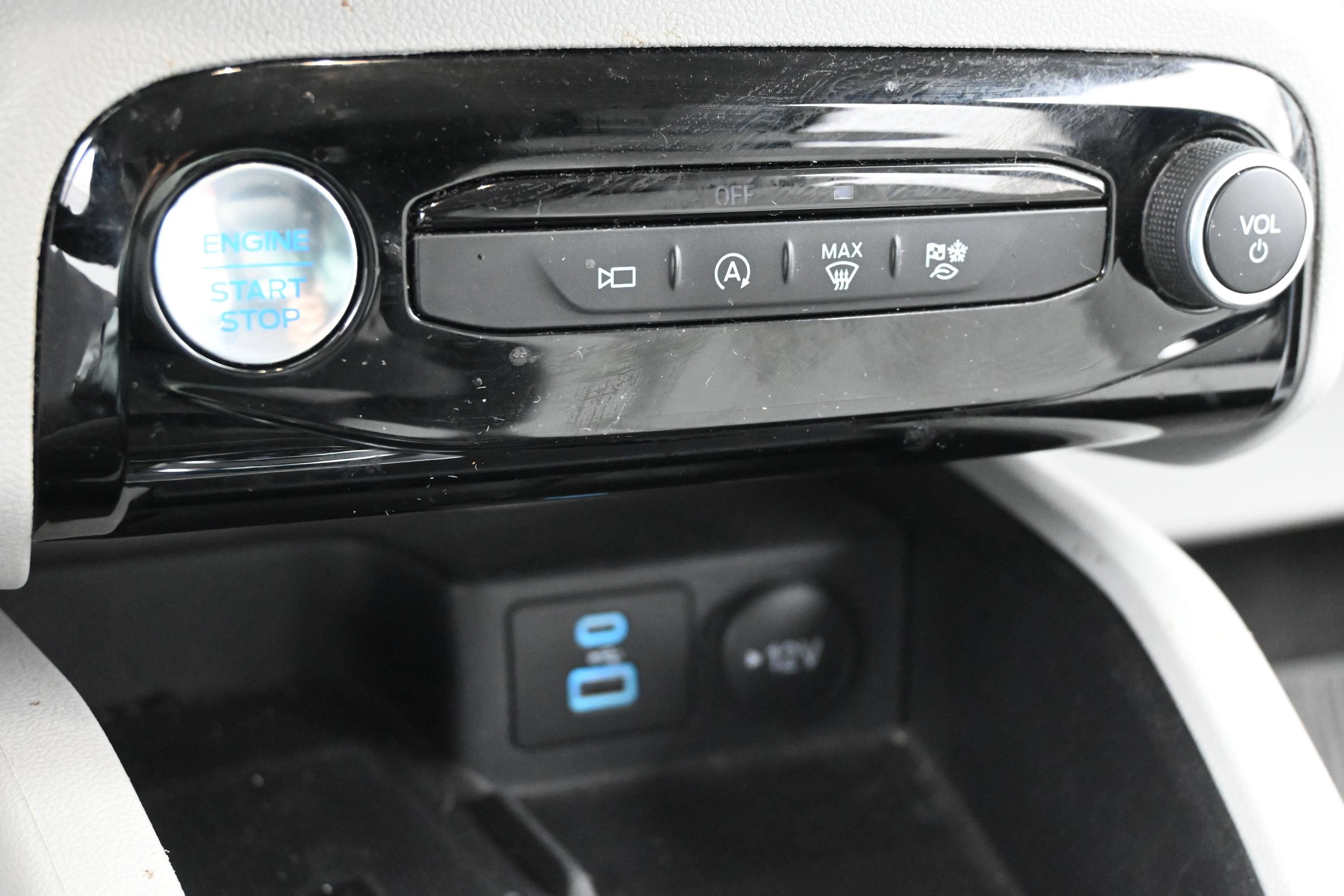 Used 2023 Ford Escape Active w/ Tech Pack #2 FWD image 19
