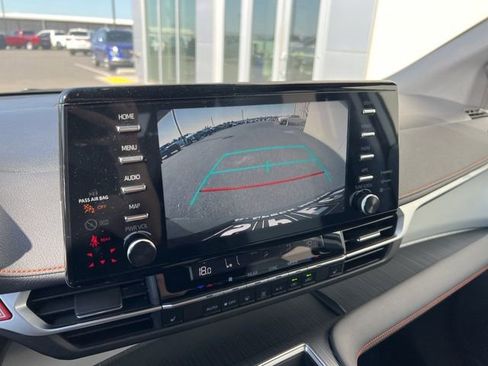 Used 2024 Toyota Sienna XSE image 12