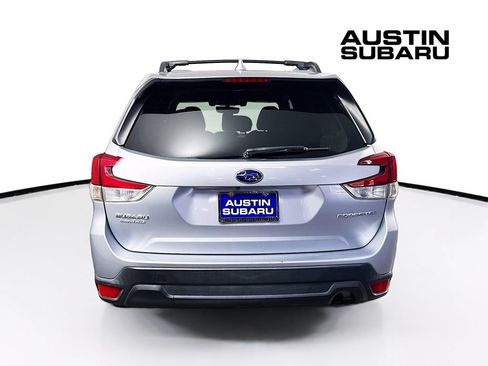 Used 2020 Subaru Forester Premium AWD/4WD image 6