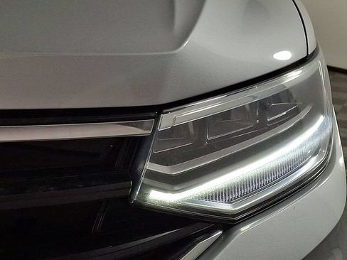 Used 2022 Volkswagen Tiguan SE R-Line AWD/4WD image 12