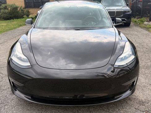 Used 2018 Tesla Model 3 Mid Range RWD image 2