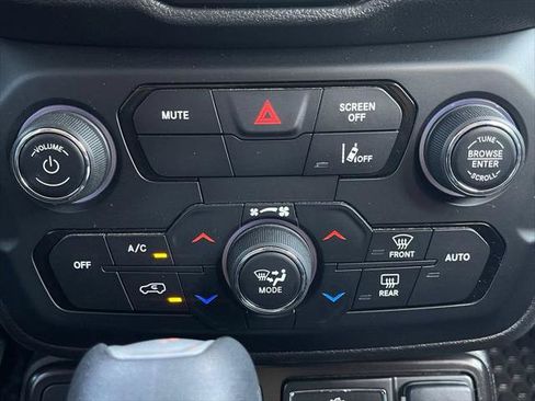 Certified 2022 Jeep Renegade Sport AWD/4WD image 31