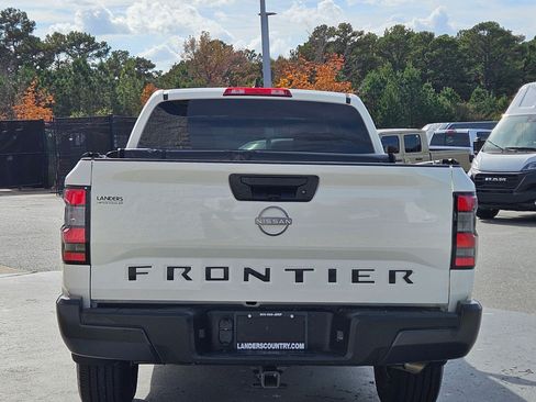 Used 2024 Nissan Frontier S image 6