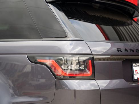 Used 2022 Land Rover Range Rover Sport SVR image 9