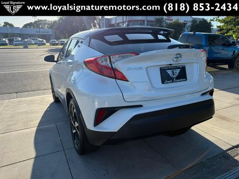 Used 2020 Toyota C-HR XLE FWD image 5