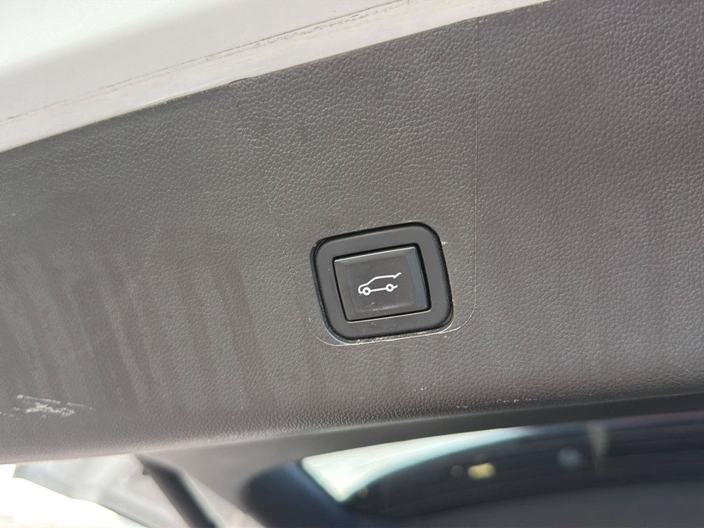 Used 2023 Chevrolet Traverse LT FWD image 13