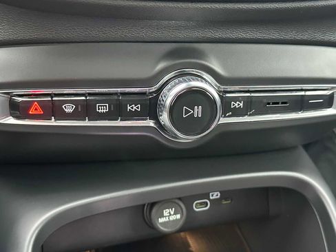 Used 2025 Volvo XC40 B5 Plus w/ Climate Package image 29
