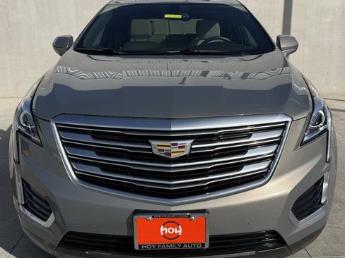 Used 2018 Cadillac XT5 Luxury image 2