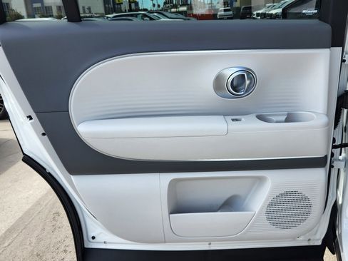 New 2026 Hyundai Ioniq 9 S image 12