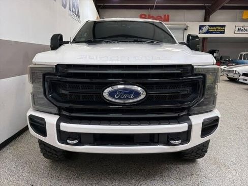 Used 2018 Ford F250 Platinum w/ Platinum Ultimate Package AWD/4WD image 2
