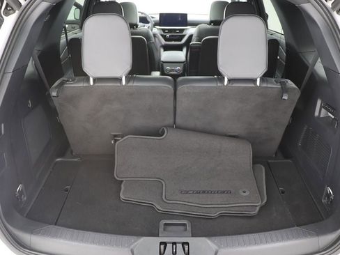 Used 2025 Ford Explorer ST image 29