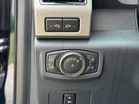 Used 2022 Ford F250 Lariat w/ Tremor Off-Road Package AWD/4WD image 34