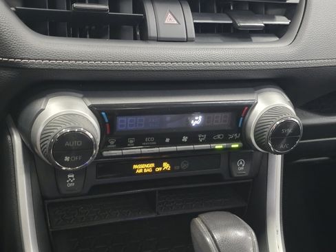 Certified 2020 Toyota RAV4 XLE w/ Convenience Package image 27