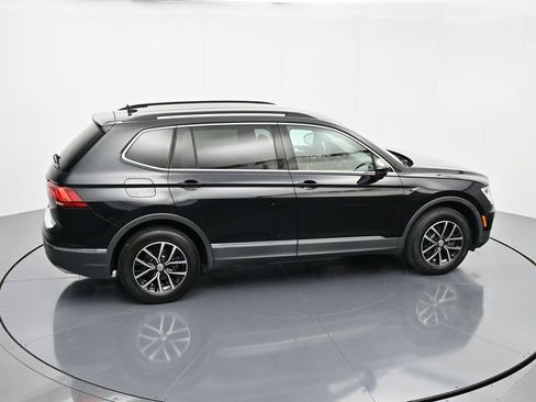 Used 2021 Volkswagen Tiguan SE image 32