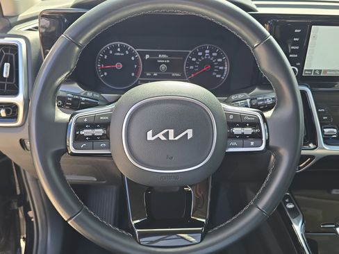 Certified 2022 Kia Sorento SX image 30