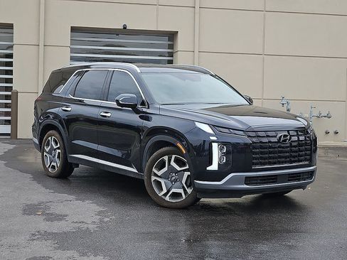 Certified 2025 Hyundai Palisade Limited FWD image 1