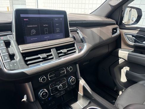 Used 2021 GMC Yukon SLT w/ SLT Luxury Plus Package image 14