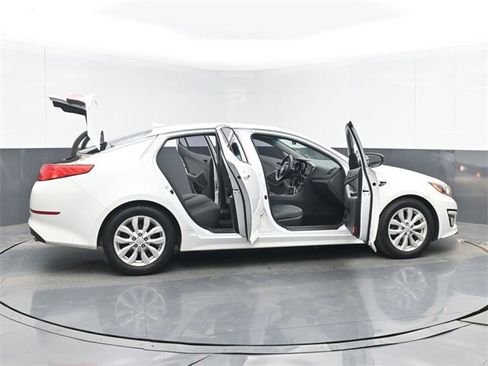 Used 2015 Kia Optima LX image 49