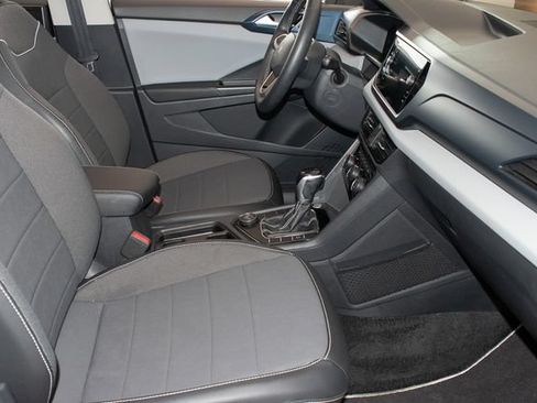 Used 2023 Volkswagen Taos SE AWD/4WD image 10