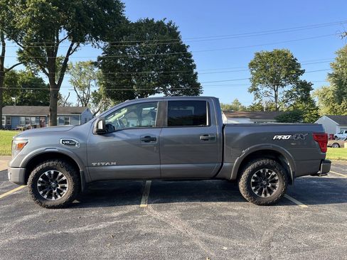 Used 2017 Nissan Titan PRO-4X AWD/4WD image 2