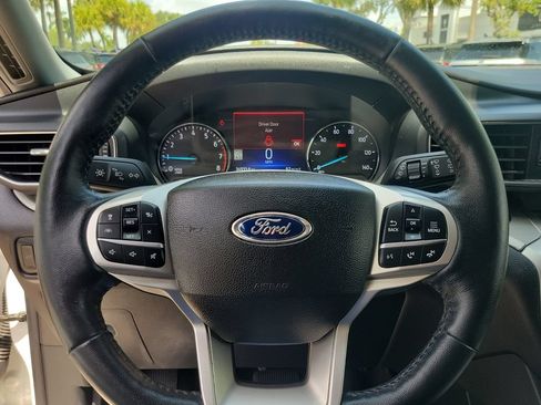 Used 2022 Ford Explorer XLT w/ Equipment Group 202A RWD image 19