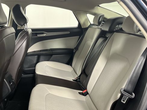 Used 2020 Ford Fusion SE w/ Equipment Group 151A image 14