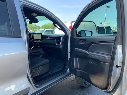 Used 2024 GMC Canyon Elevation w/ Convenience Package image 28