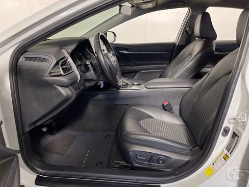 Used 2024 Toyota Camry SE image 13