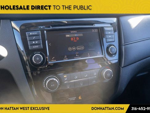Used 2018 Nissan Rogue S image 7
