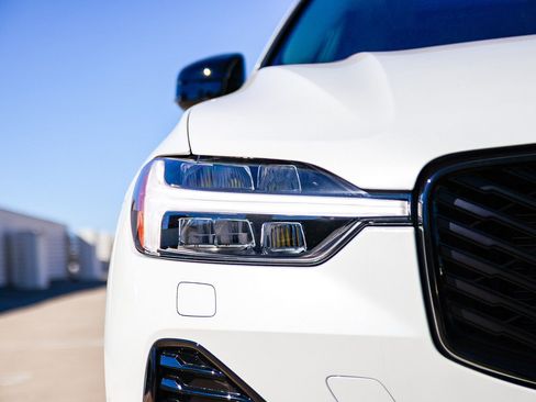 New 2026 Volvo XC60 B5 Plus w/ Climate Package image 10