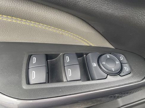 Used 2025 Chevrolet Trax ACTIV w/ Sunroof Package FWD image 12