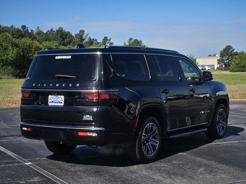 Used 2024 Jeep Wagoneer Series II RWD image 6