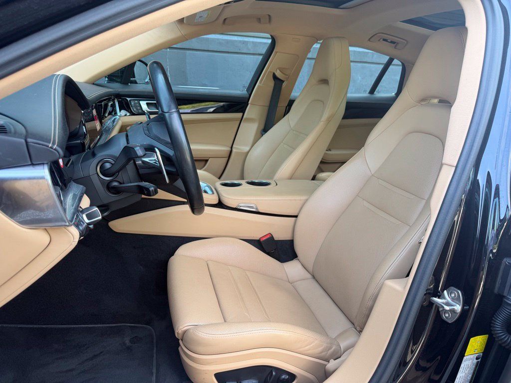Certified 2023 Porsche Panamera 4S AWD/4WD image 5
