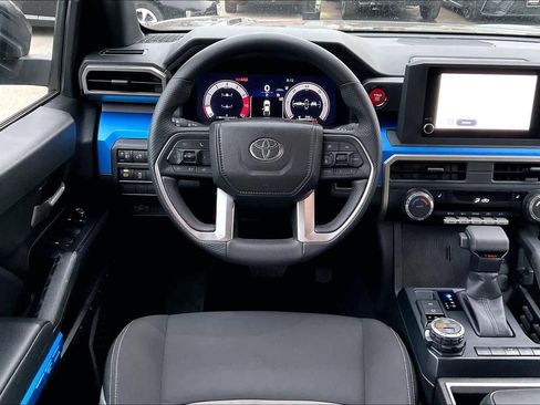 Used 2025 Toyota Tacoma TRD Off-Road image 6
