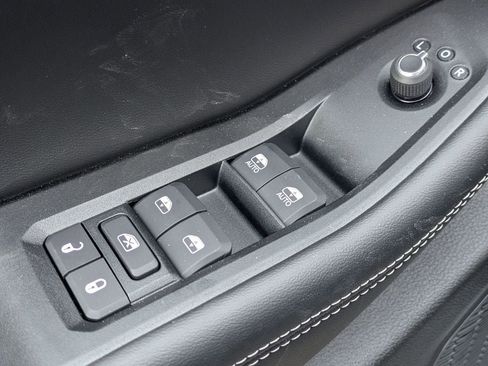 New 2025 Jeep Grand Cherokee L Limited image 11