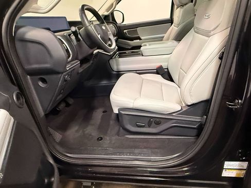 Used 2025 Ford Expedition Max Platinum w/ Driver's Package AWD/4WD image 58