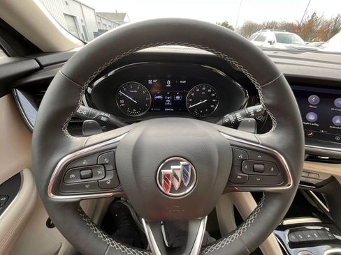 Used 2021 Buick Envision Essence image 35