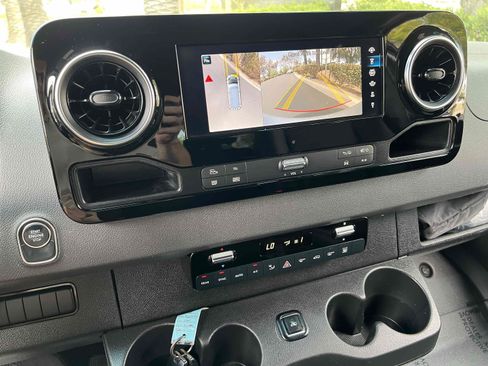 Used 2023 Mercedes-Benz Sprinter 2500 image 30
