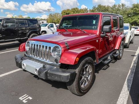 Used 2011 Jeep Wrangler Unlimited Sahara w/ Dual Top Group AWD/4WD image 2