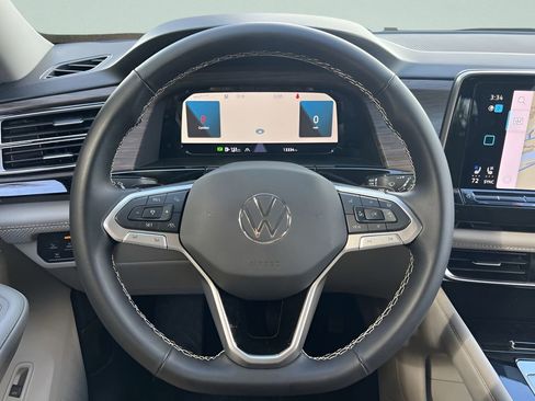 Used 2025 Volkswagen Atlas SEL image 14
