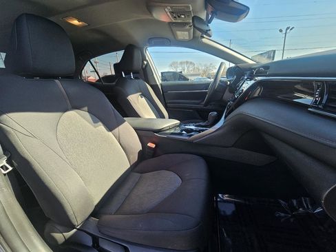 Used 2020 Toyota Camry LE image 38